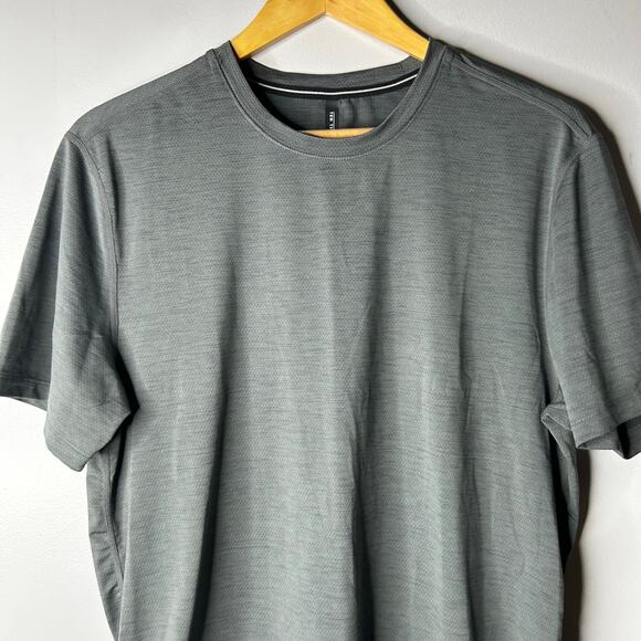 Ten Thousand Shirt Mens M Gray Performance Short Sleeve Performance Tee Gym Lift - Picture 3 of 7